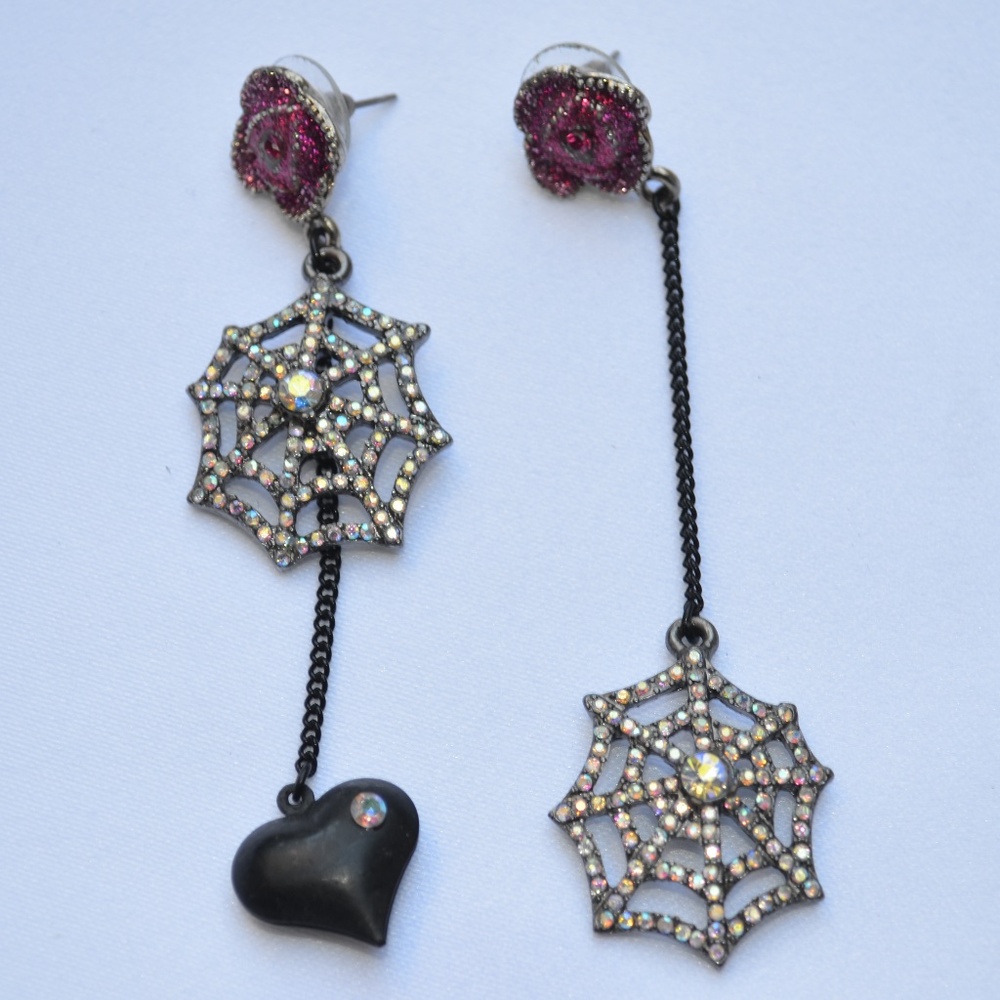 Betsey Johnson Creepshow Spiderweb Halloween Heart Earrings